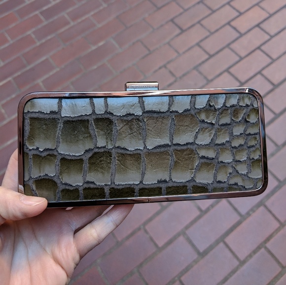 BCBG clutch _authentic - Picture 1 of 6
